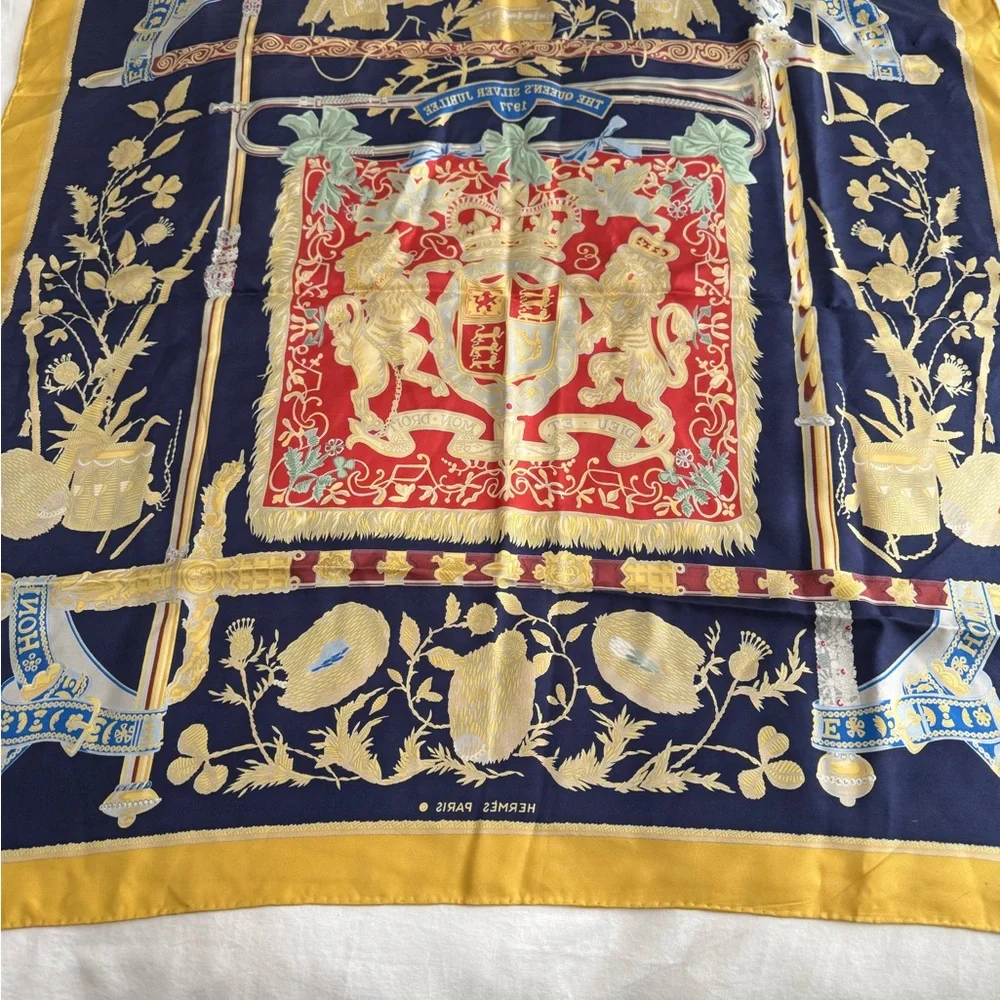 1977 HERMES VINTAGE QUEENS SILVER JUBILEE SILK SCARF - Picture 10 of 12
